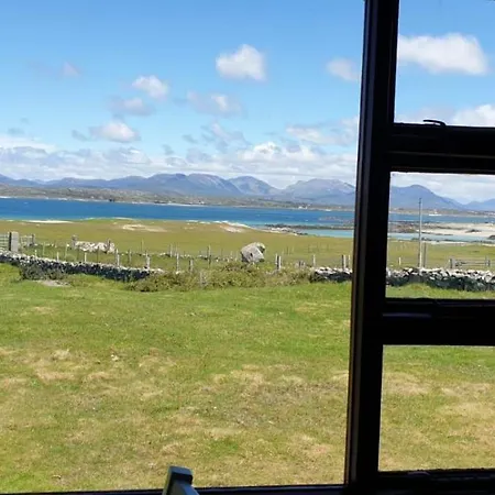 Beach Cottage, Mannin * Ballyconneely