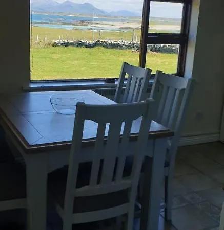 Beach Cottage, Mannin Holiday home Ballyconneely
